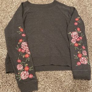Flowers cropped sweater.